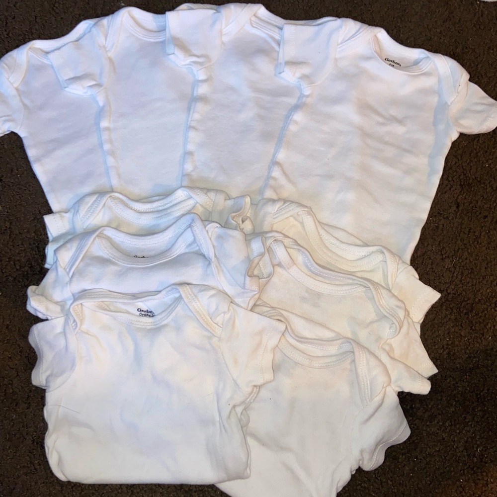 10 white baby onsies